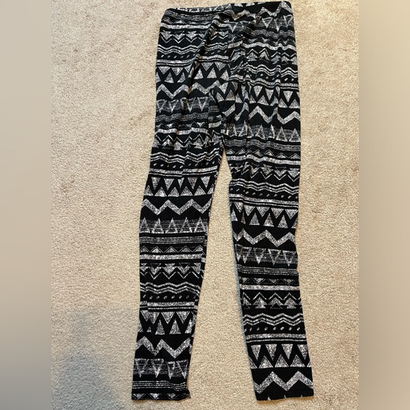 “Forever 21” Women’s Tights- Size: M - Picture 3 of 8